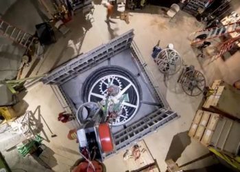 Instead of Helping The Poor, Bezos spends $42m on a Giant Clock