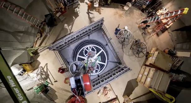 Instead of Helping The Poor, Bezos spends $42m on a Giant Clock